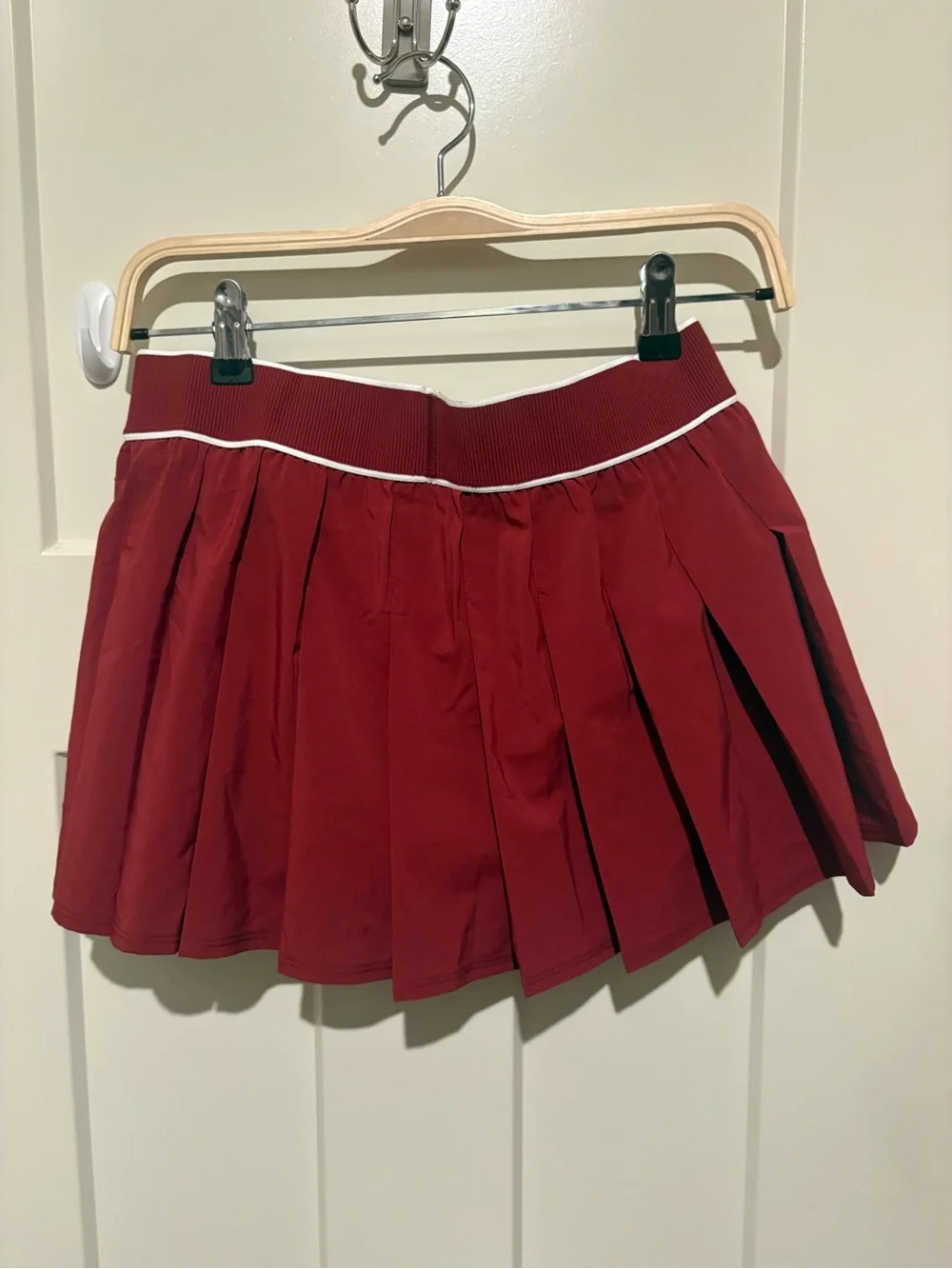 ALO Yoga Low-Rise Amp It Up Tennis Skirt Medium Limited: Summer Romance Red NWT